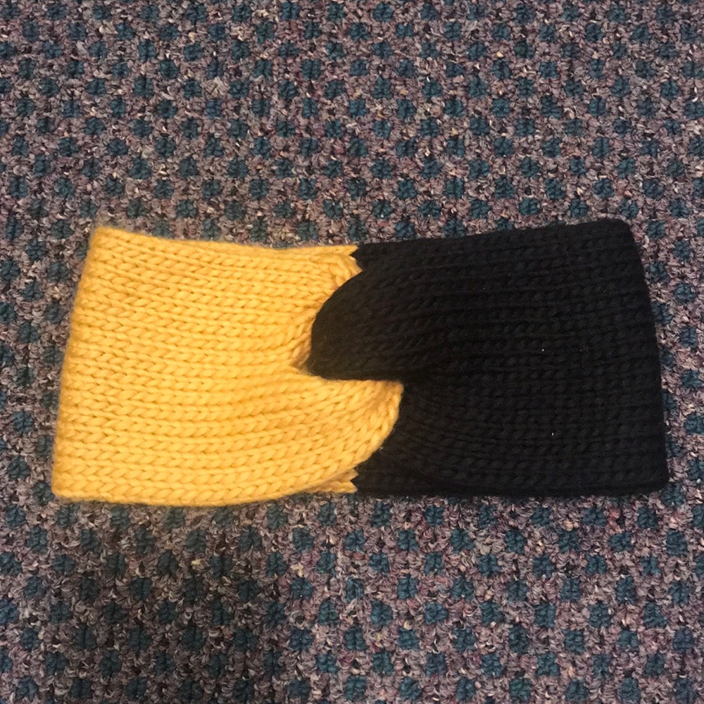 Yellow and black winter headband